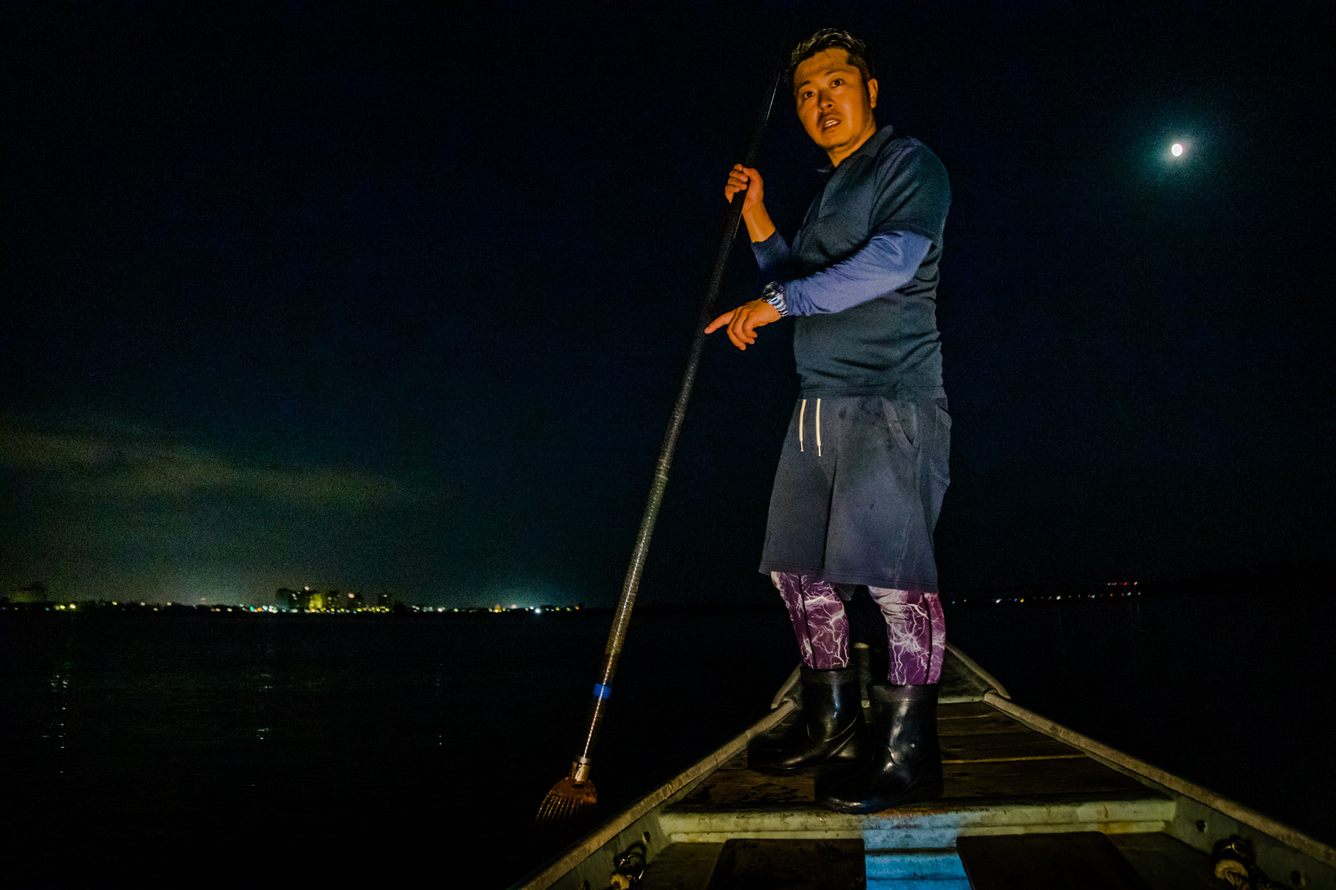 Takiya-ryo spearfishing on lake Hanama, Hamamatsu, Japan